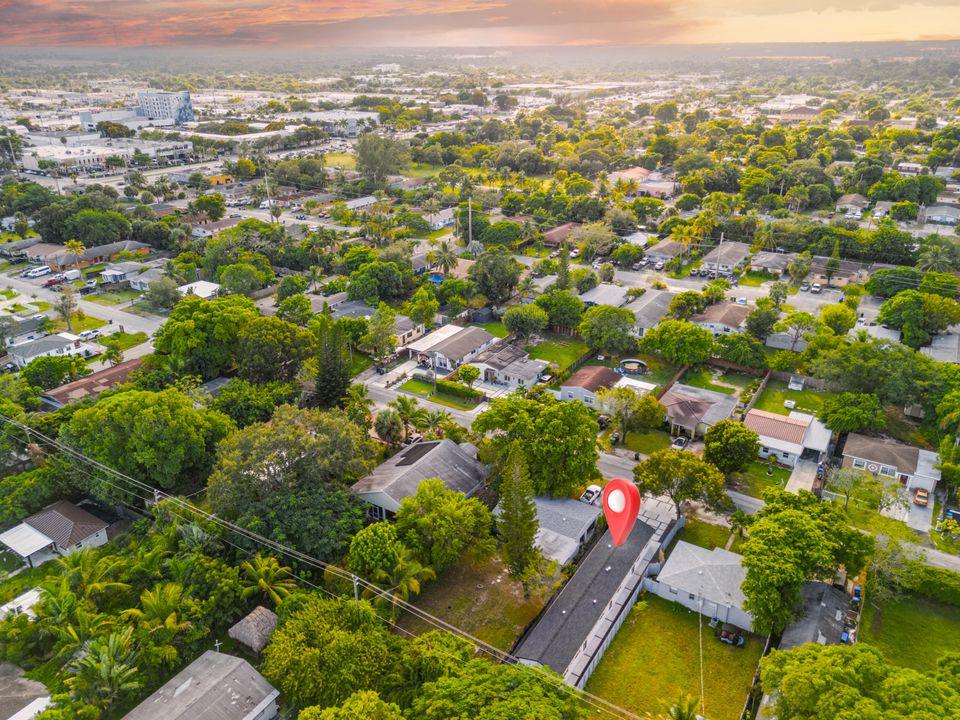 For Rent: $2,400 (2 beds, 2 baths, 1350 Square Feet)