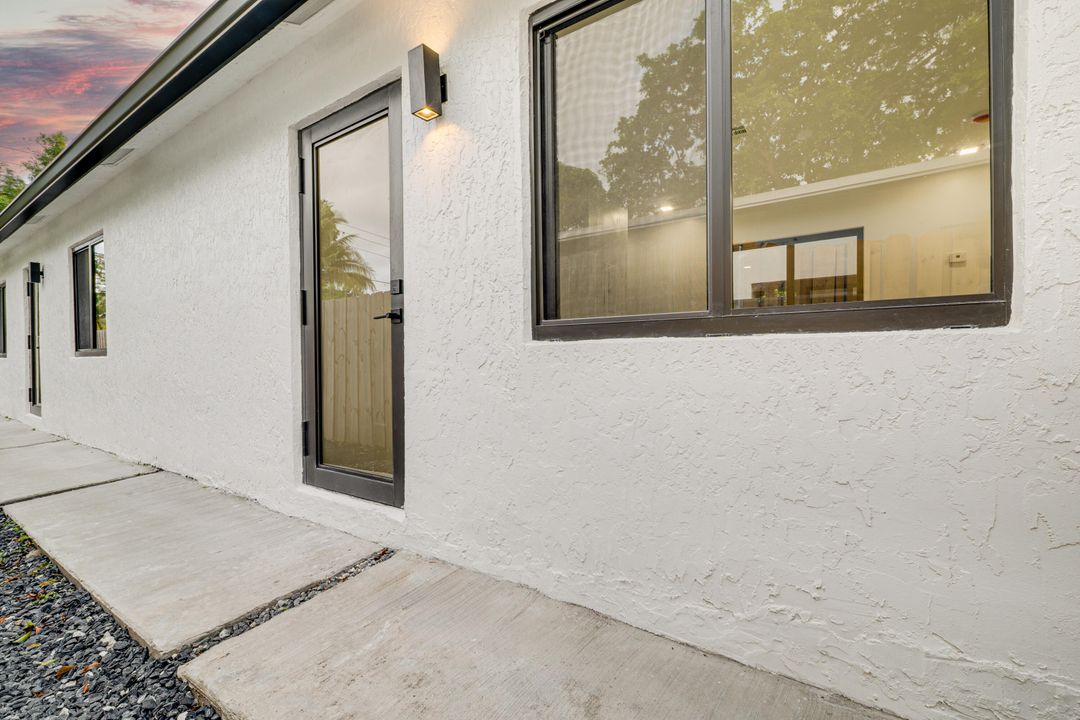 For Rent: $2,400 (2 beds, 2 baths, 1350 Square Feet)