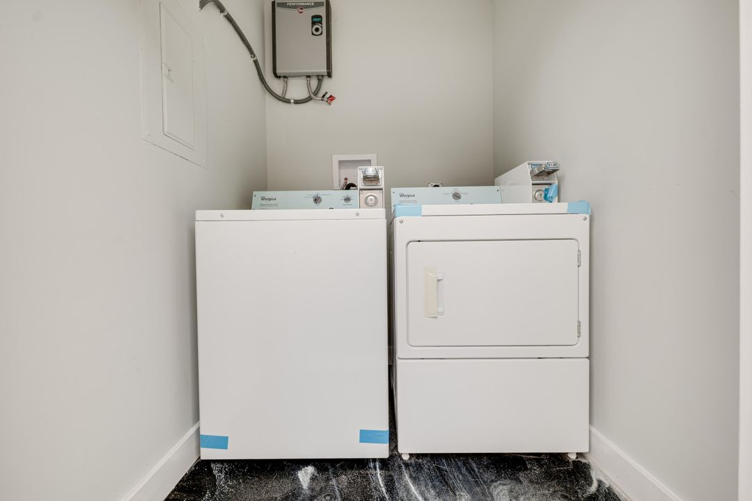 For Rent: $2,400 (2 beds, 2 baths, 1350 Square Feet)