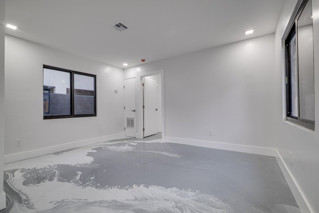 For Rent: $2,400 (2 beds, 2 baths, 1350 Square Feet)