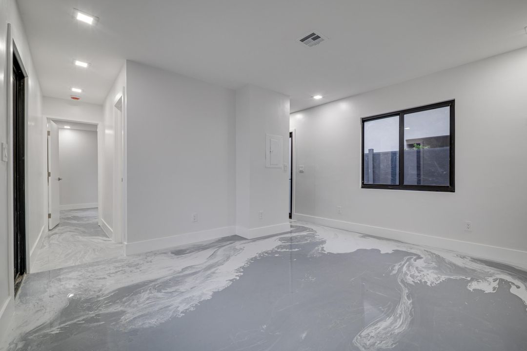 For Rent: $2,400 (2 beds, 2 baths, 1350 Square Feet)