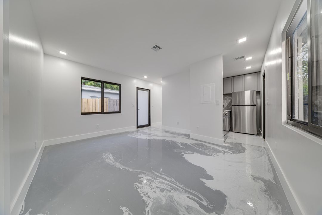 For Rent: $2,400 (2 beds, 2 baths, 1350 Square Feet)