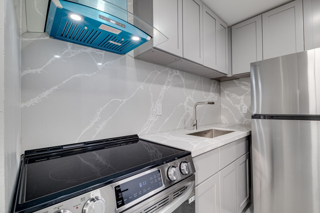 For Rent: $2,400 (2 beds, 2 baths, 1350 Square Feet)