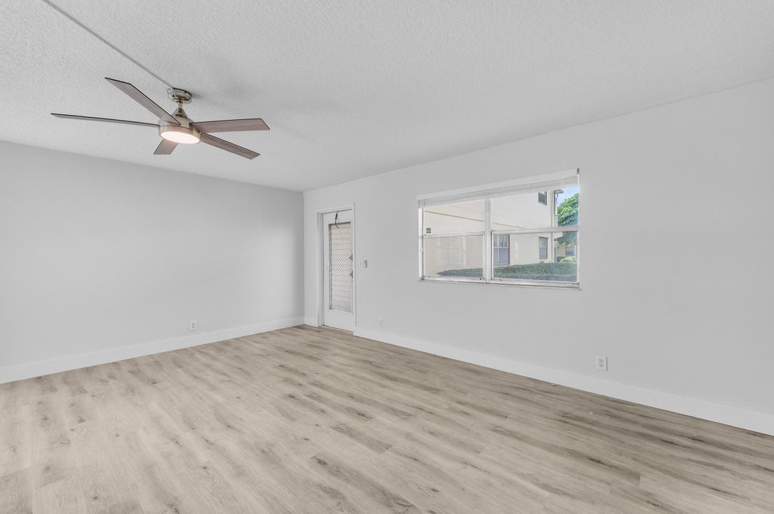 For Rent: $1,495 (1 beds, 1 baths, 720 Square Feet)