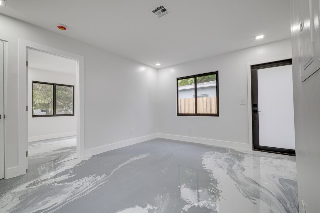 For Rent: $2,400 (2 beds, 2 baths, 1350 Square Feet)