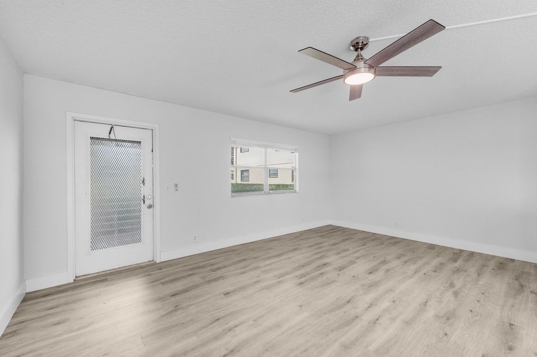 For Rent: $1,495 (1 beds, 1 baths, 720 Square Feet)