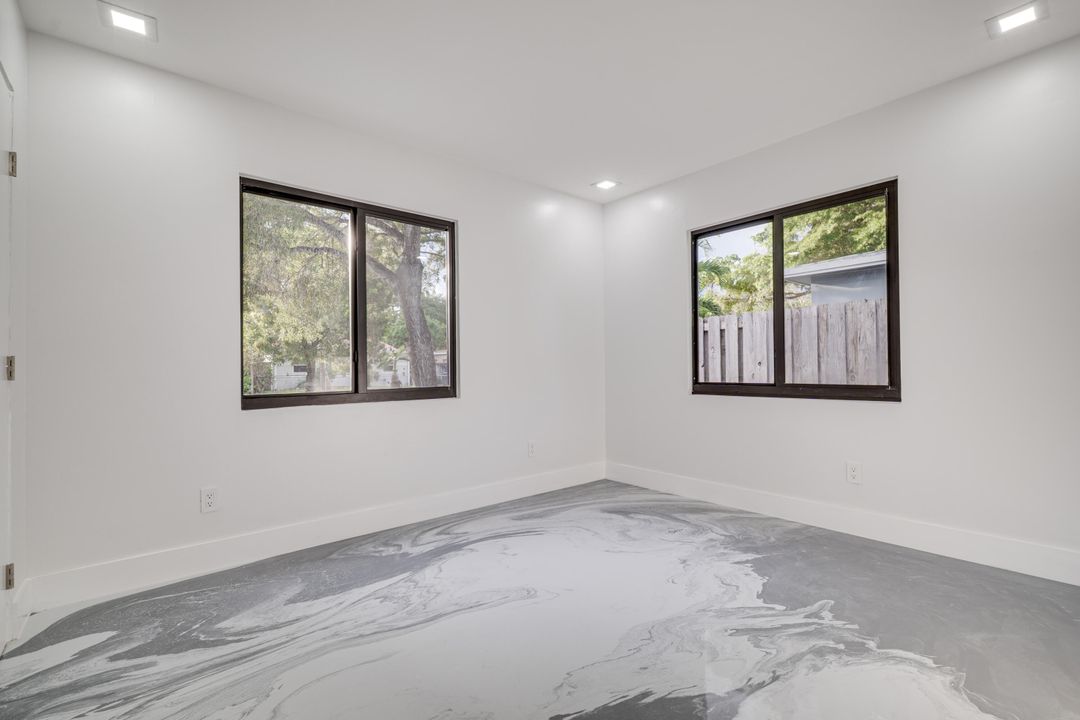 For Rent: $2,400 (2 beds, 2 baths, 1350 Square Feet)