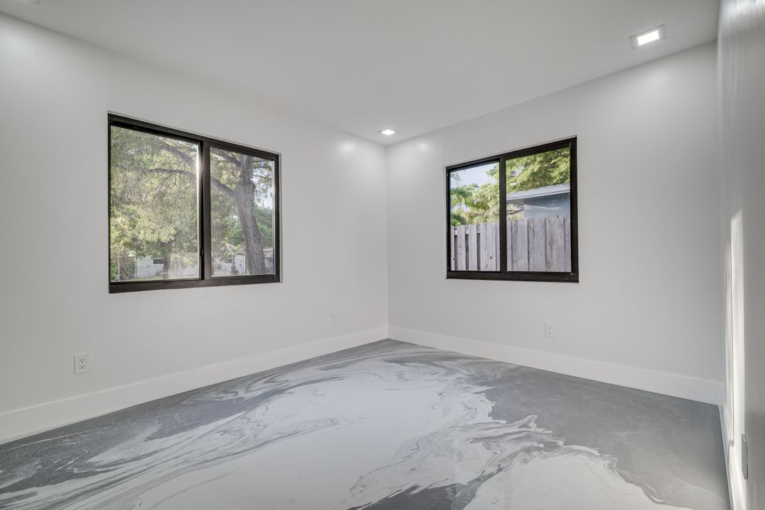 For Rent: $2,400 (2 beds, 2 baths, 1350 Square Feet)