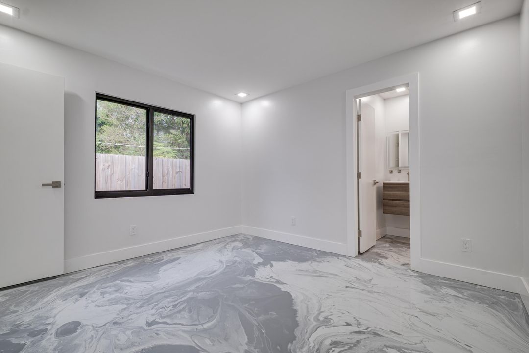 For Rent: $2,400 (2 beds, 2 baths, 1350 Square Feet)