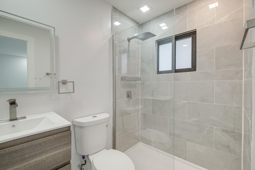 For Rent: $2,400 (2 beds, 2 baths, 1350 Square Feet)