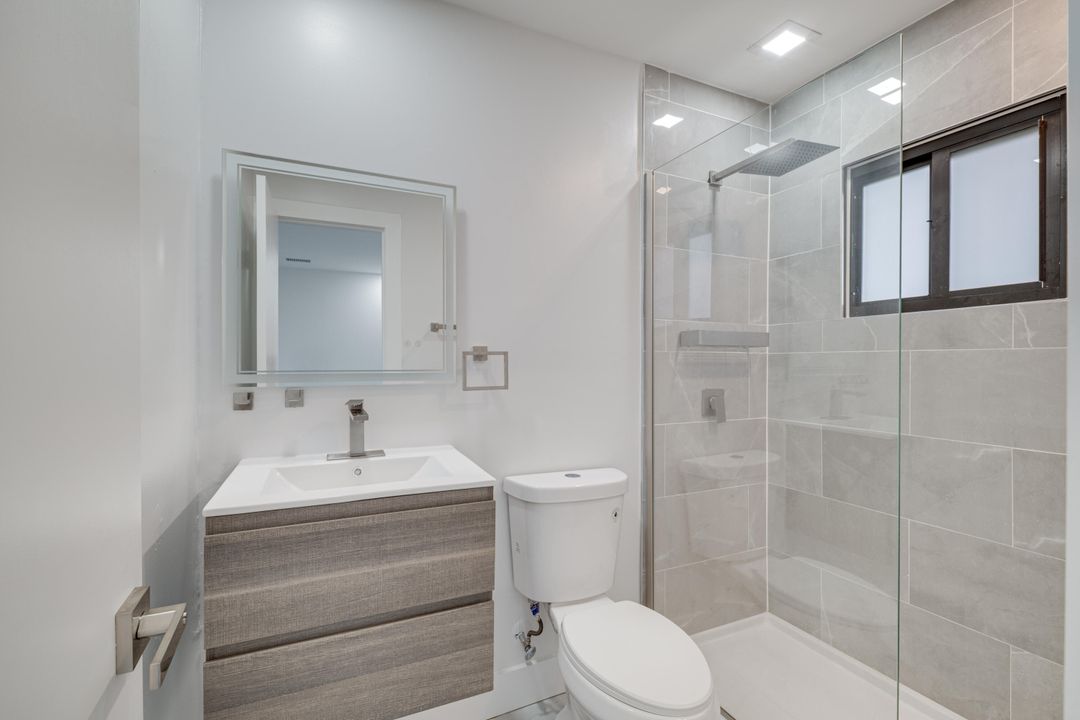 For Rent: $2,400 (2 beds, 2 baths, 1350 Square Feet)