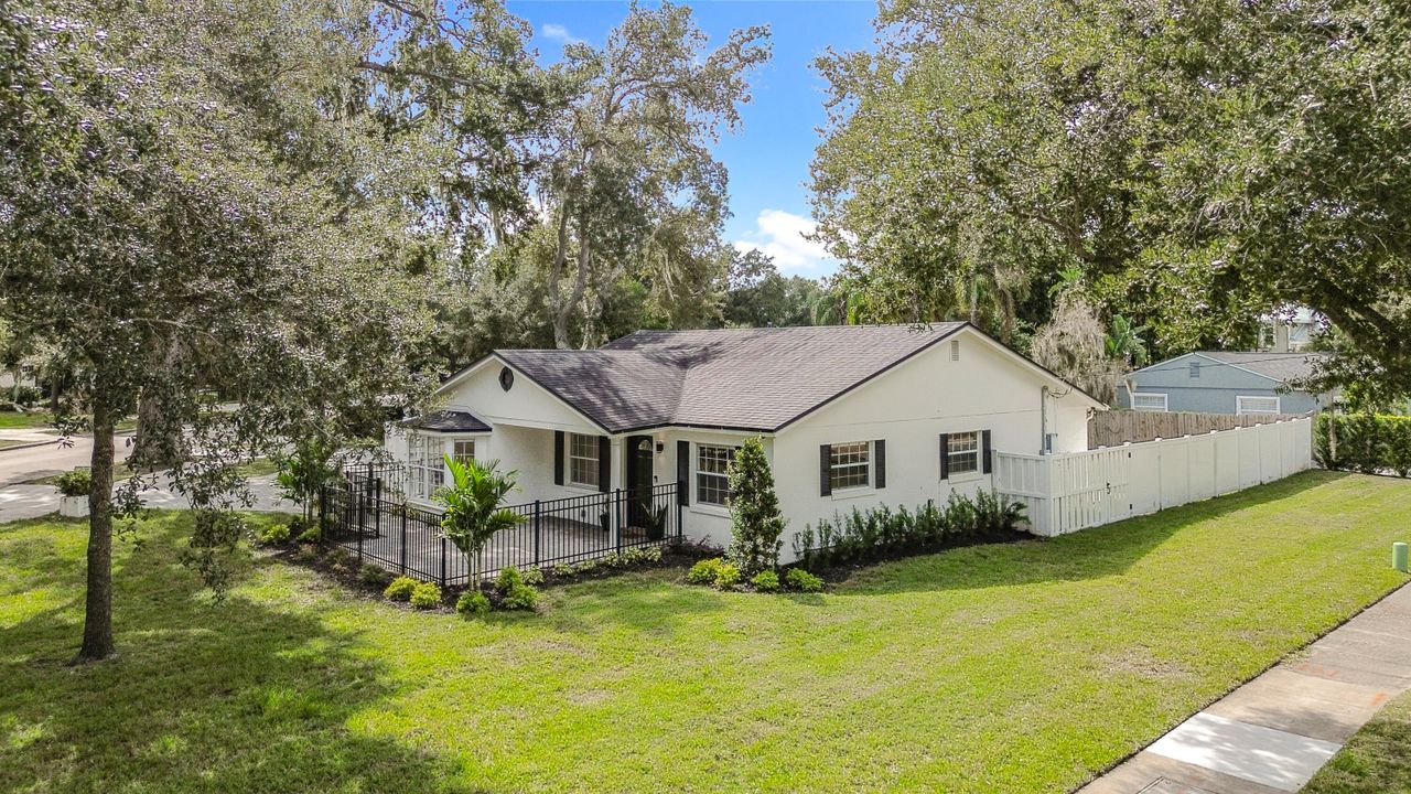 For Sale: $619,500 (3 beds, 2 baths, 1437 Square Feet)