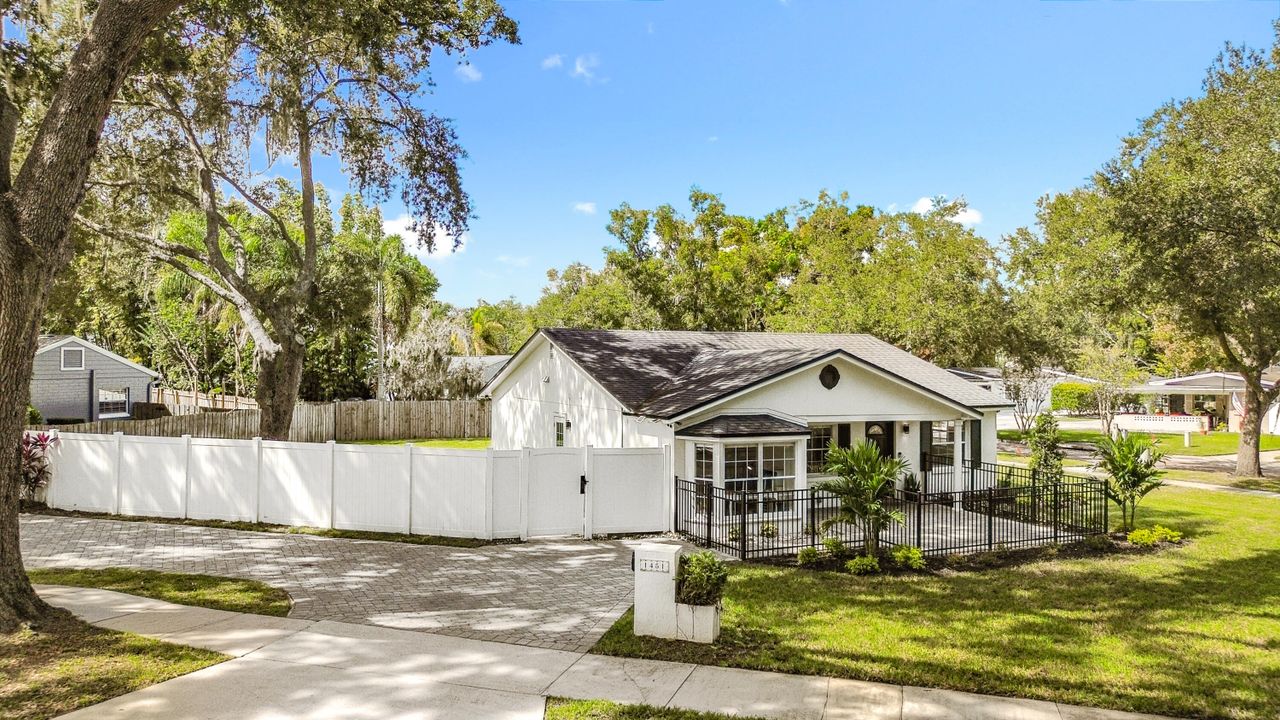 For Sale: $619,500 (3 beds, 2 baths, 1437 Square Feet)