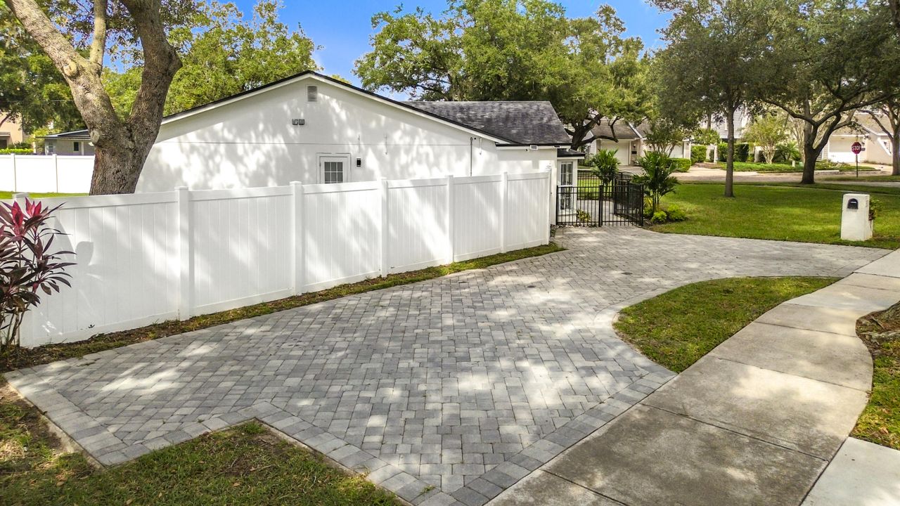 For Sale: $619,500 (3 beds, 2 baths, 1437 Square Feet)