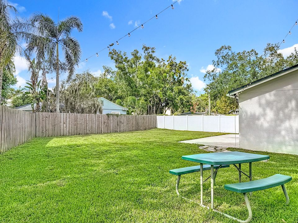 For Sale: $619,500 (3 beds, 2 baths, 1437 Square Feet)