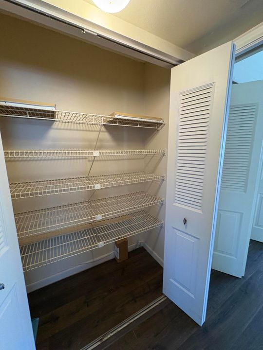 For Rent: $1,400 (1 beds, 1 baths, 684 Square Feet)