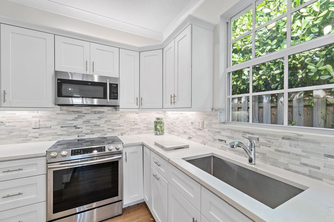 Active With Contract: $775,000 (4 beds, 2 baths, 1928 Square Feet)