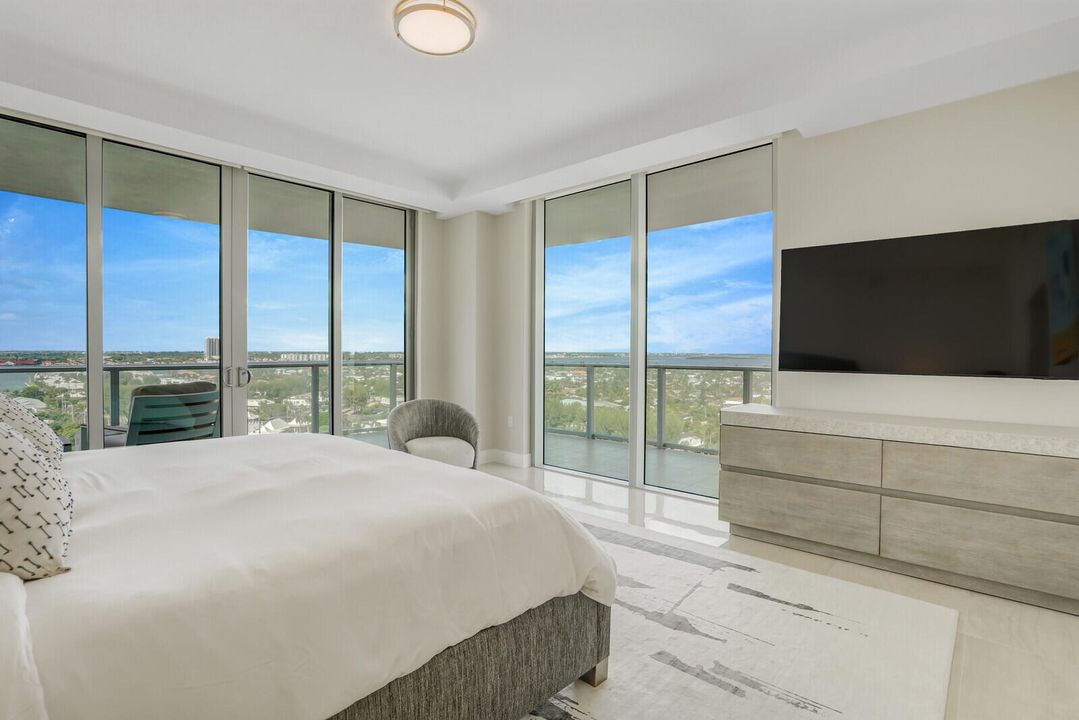 For Sale: $3,200,000 (2 beds, 2 baths, 2525 Square Feet)