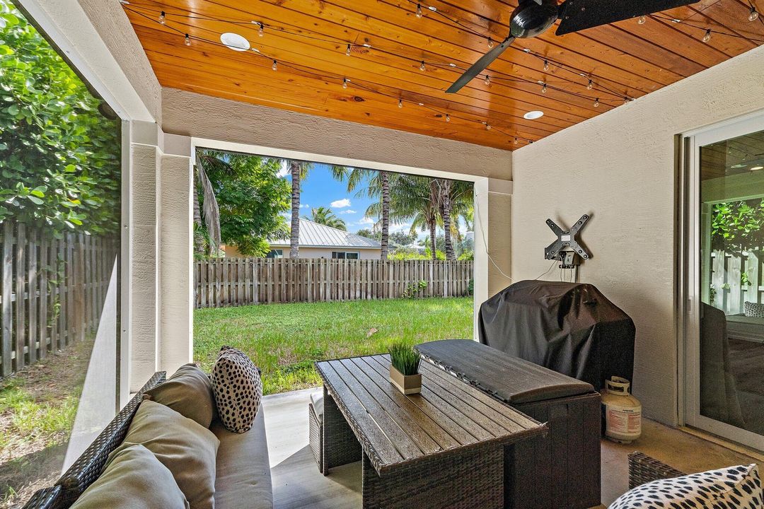 Active With Contract: $775,000 (4 beds, 2 baths, 1928 Square Feet)