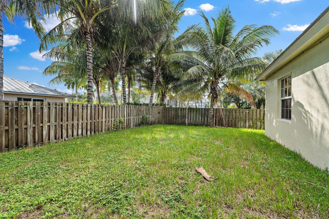 Active With Contract: $775,000 (4 beds, 2 baths, 1928 Square Feet)