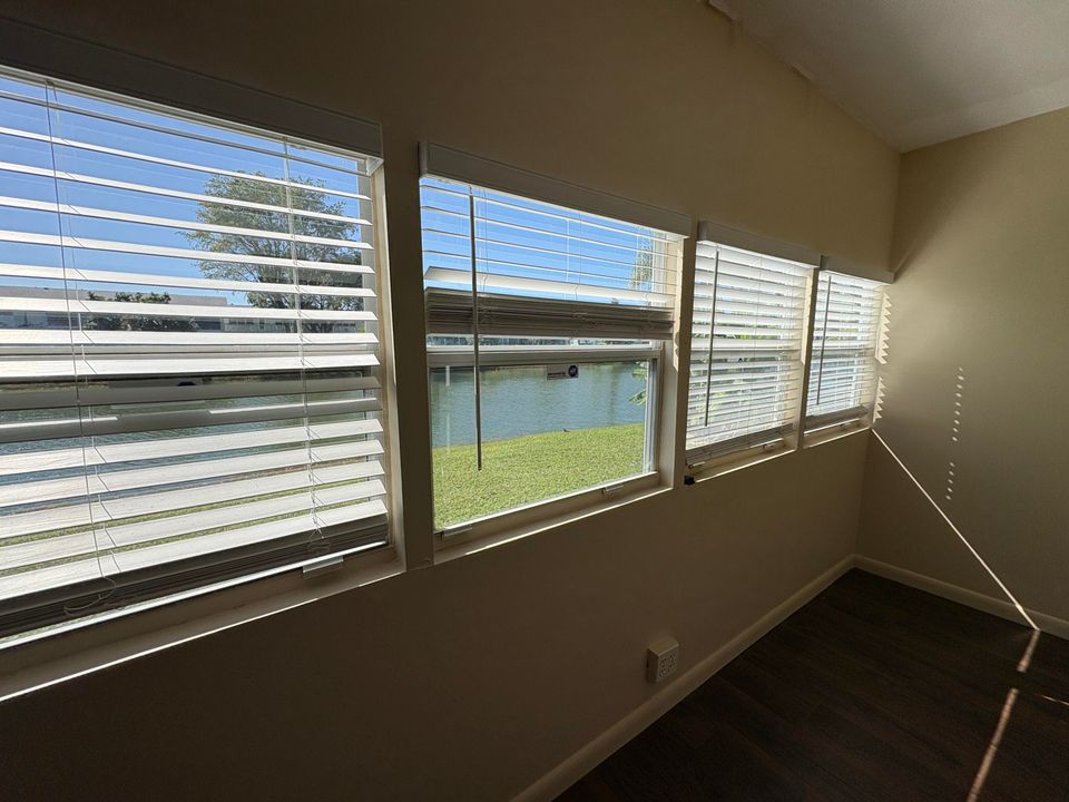 For Rent: $1,400 (1 beds, 1 baths, 684 Square Feet)