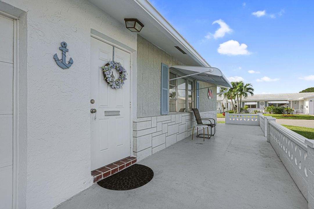 For Sale: $275,000 (2 beds, 2 baths, 1364 Square Feet)