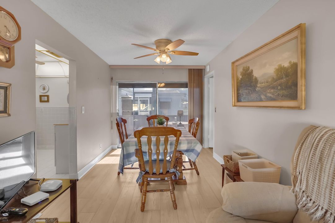 For Sale: $275,000 (2 beds, 2 baths, 1364 Square Feet)