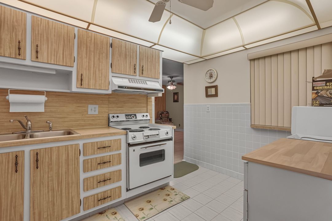 For Sale: $275,000 (2 beds, 2 baths, 1364 Square Feet)