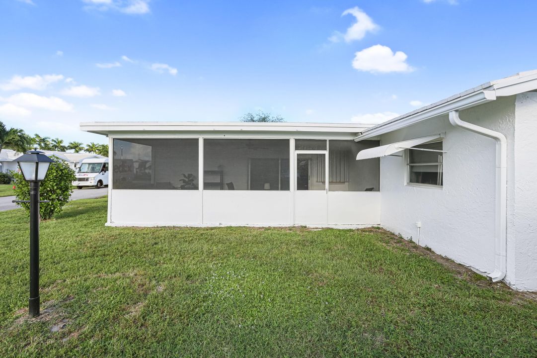 For Sale: $275,000 (2 beds, 2 baths, 1364 Square Feet)