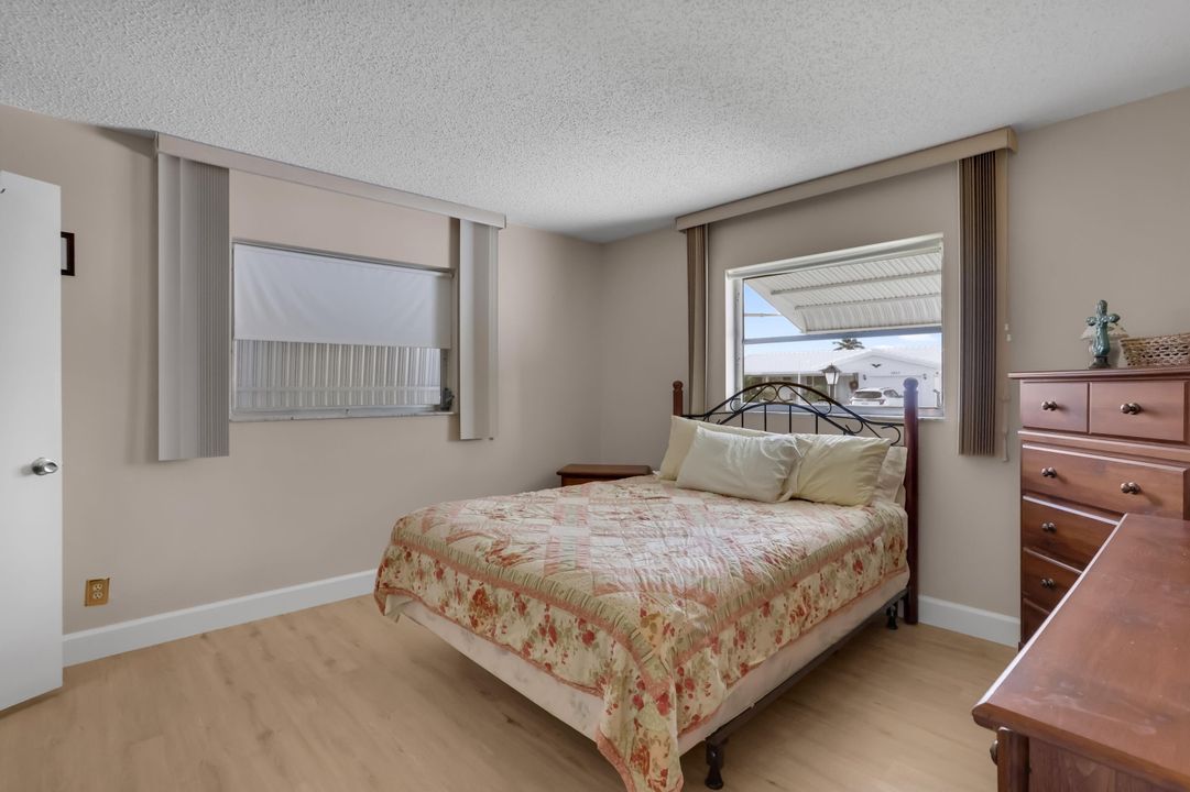 For Sale: $275,000 (2 beds, 2 baths, 1364 Square Feet)