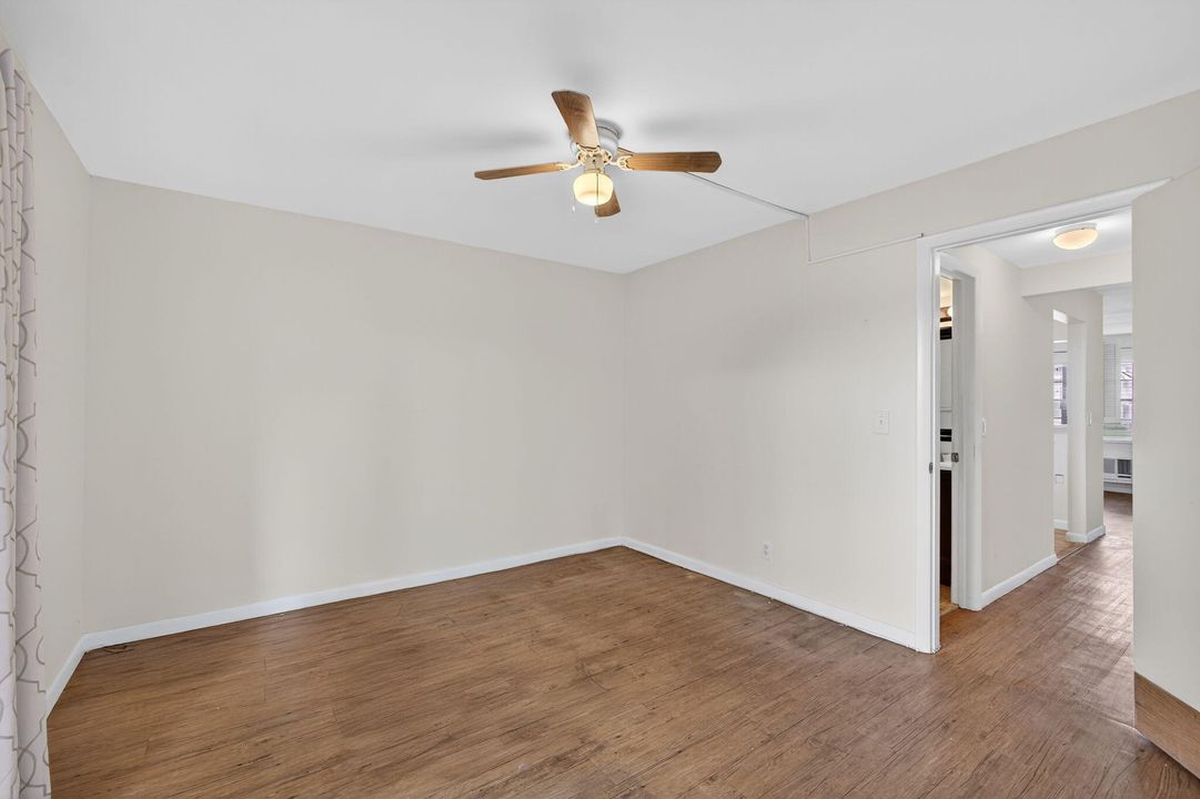 For Sale: $70,000 (1 beds, 1 baths, 570 Square Feet)