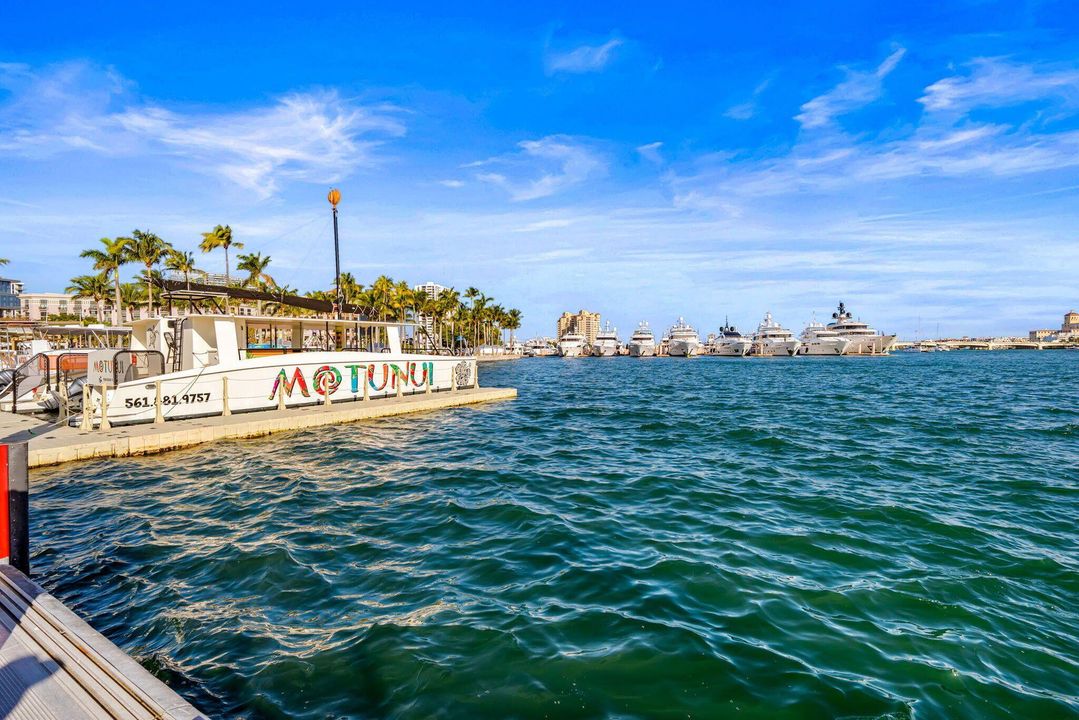 For Sale: $1,695,000 (5 beds, 4 baths, 3978 Square Feet)