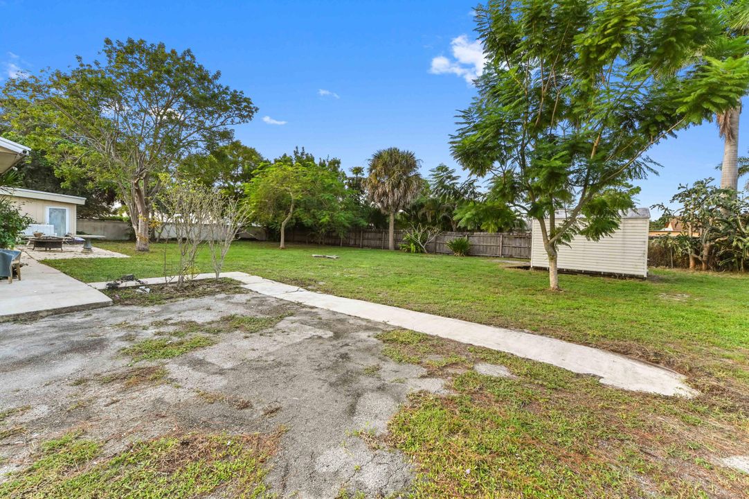 Active With Contract: $449,900 (3 beds, 2 baths, 1756 Square Feet)