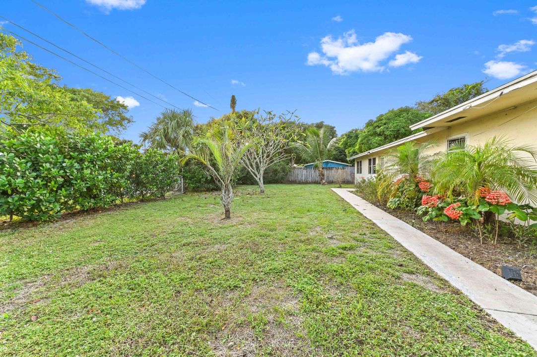 Active With Contract: $449,900 (3 beds, 2 baths, 1756 Square Feet)