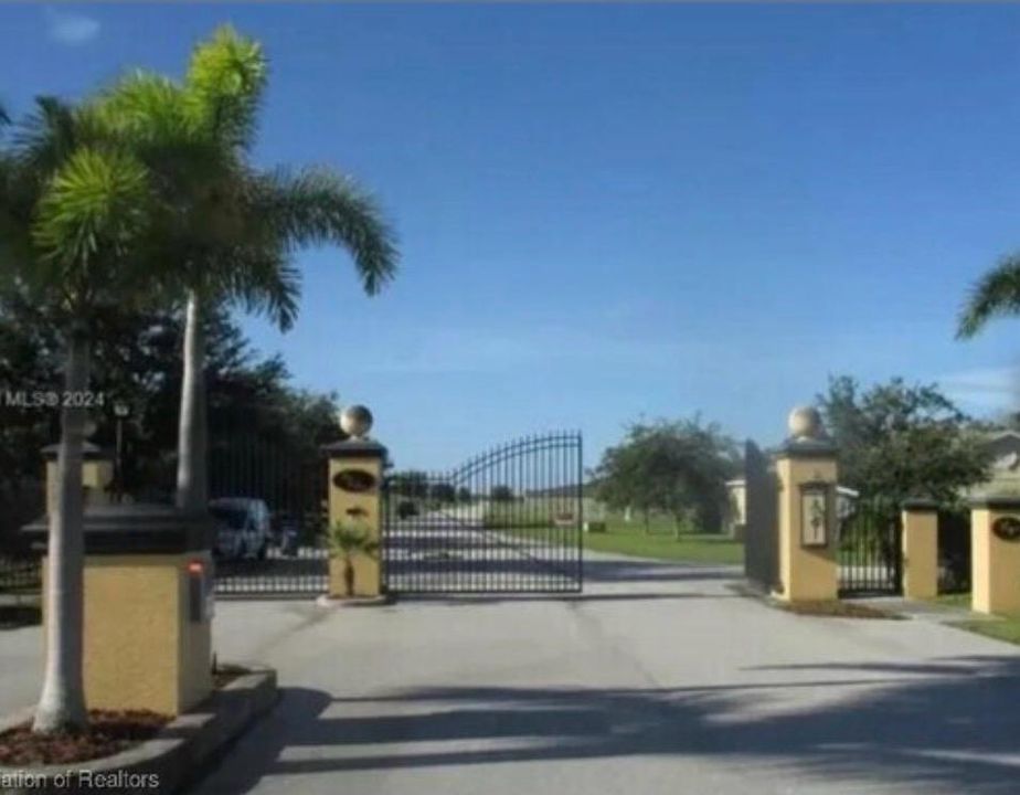 For Rent: $1,695 (3 beds, 2 baths, 1330 Square Feet)