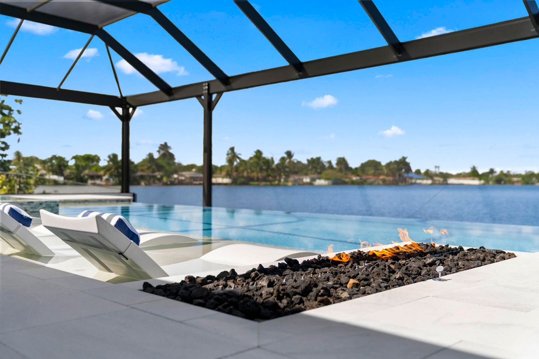 For Sale: $2,390,000 (4 beds, 4 baths, 2150 Square Feet)