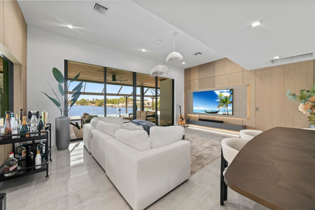 For Sale: $2,390,000 (4 beds, 4 baths, 2150 Square Feet)