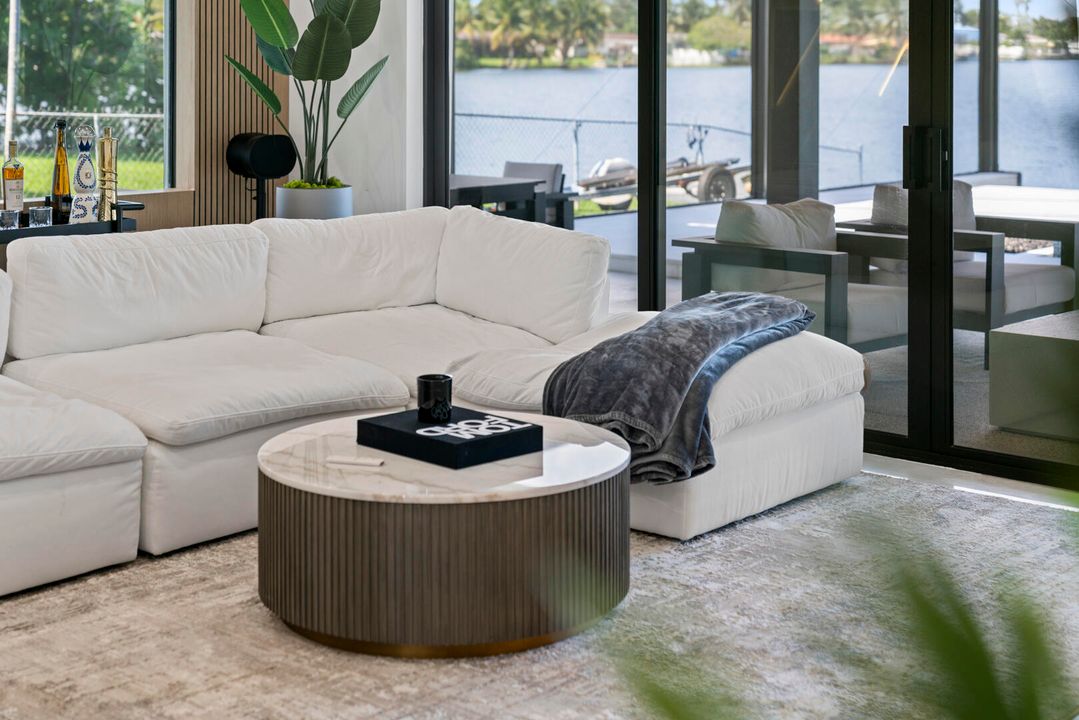 For Sale: $2,390,000 (4 beds, 4 baths, 2150 Square Feet)