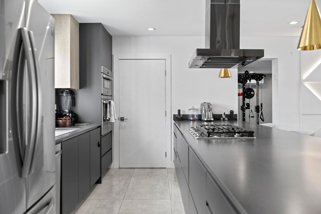 For Sale: $2,390,000 (4 beds, 4 baths, 2150 Square Feet)