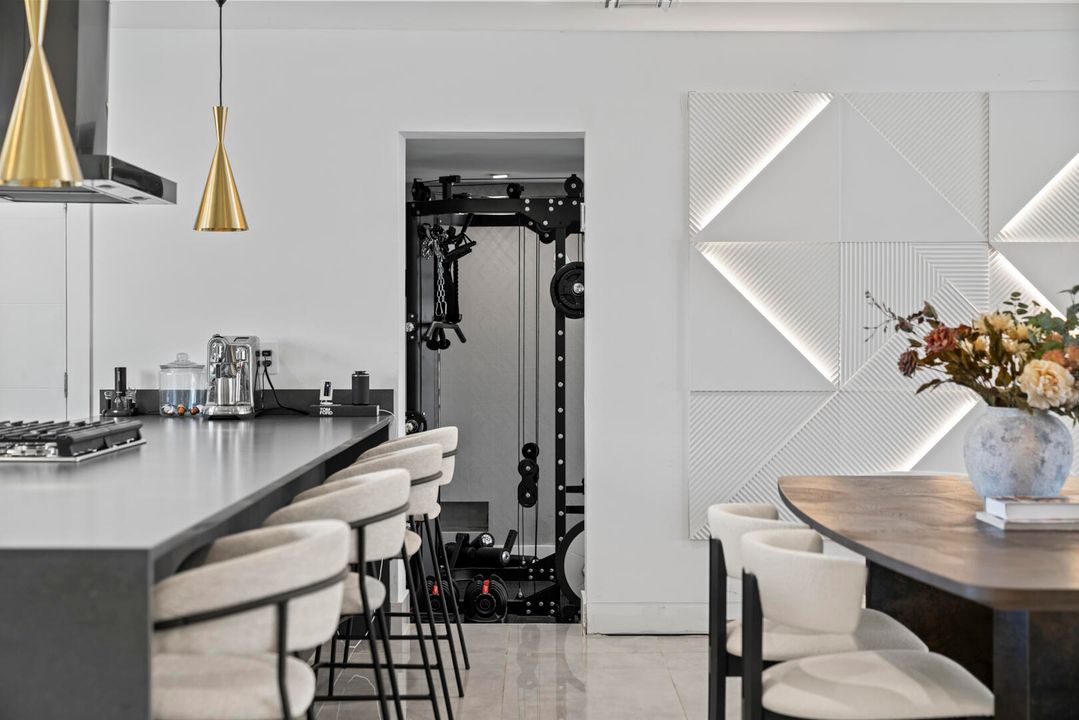 For Sale: $2,390,000 (4 beds, 4 baths, 2150 Square Feet)