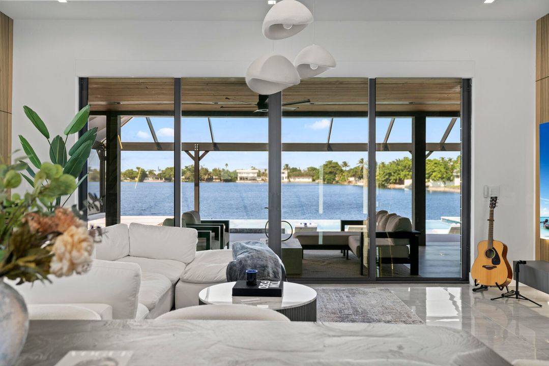 For Sale: $2,390,000 (4 beds, 4 baths, 2150 Square Feet)