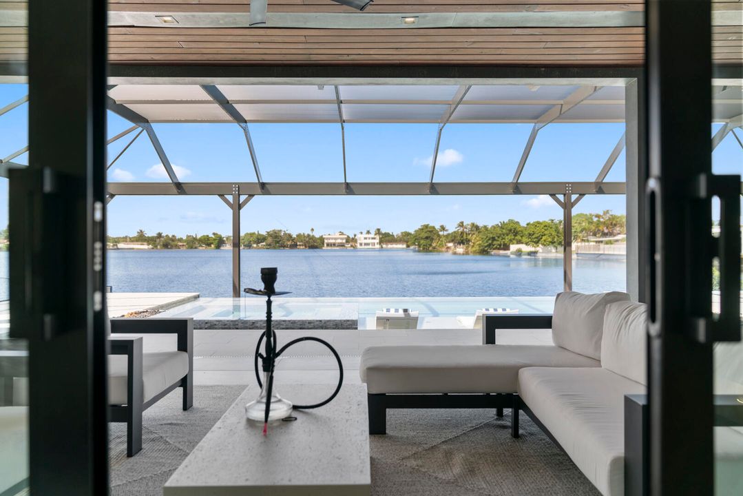 For Sale: $2,390,000 (4 beds, 4 baths, 2150 Square Feet)