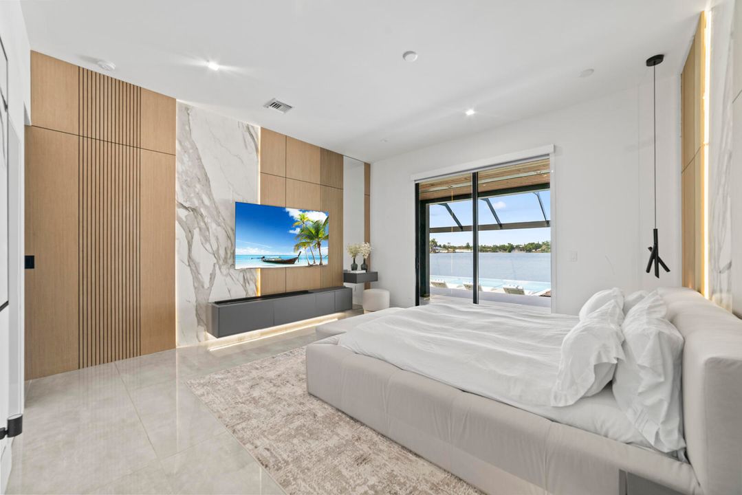 For Sale: $2,390,000 (4 beds, 4 baths, 2150 Square Feet)