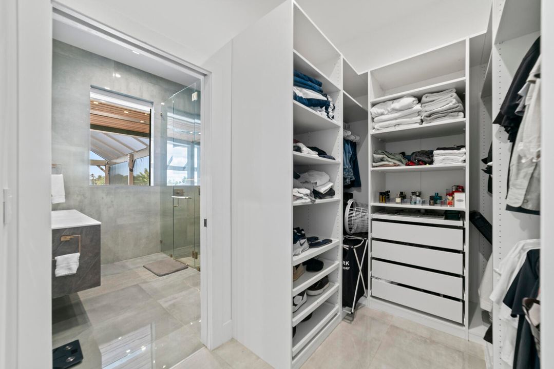 For Sale: $2,390,000 (4 beds, 4 baths, 2150 Square Feet)