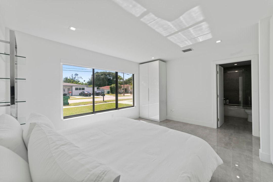 For Sale: $2,390,000 (4 beds, 4 baths, 2150 Square Feet)