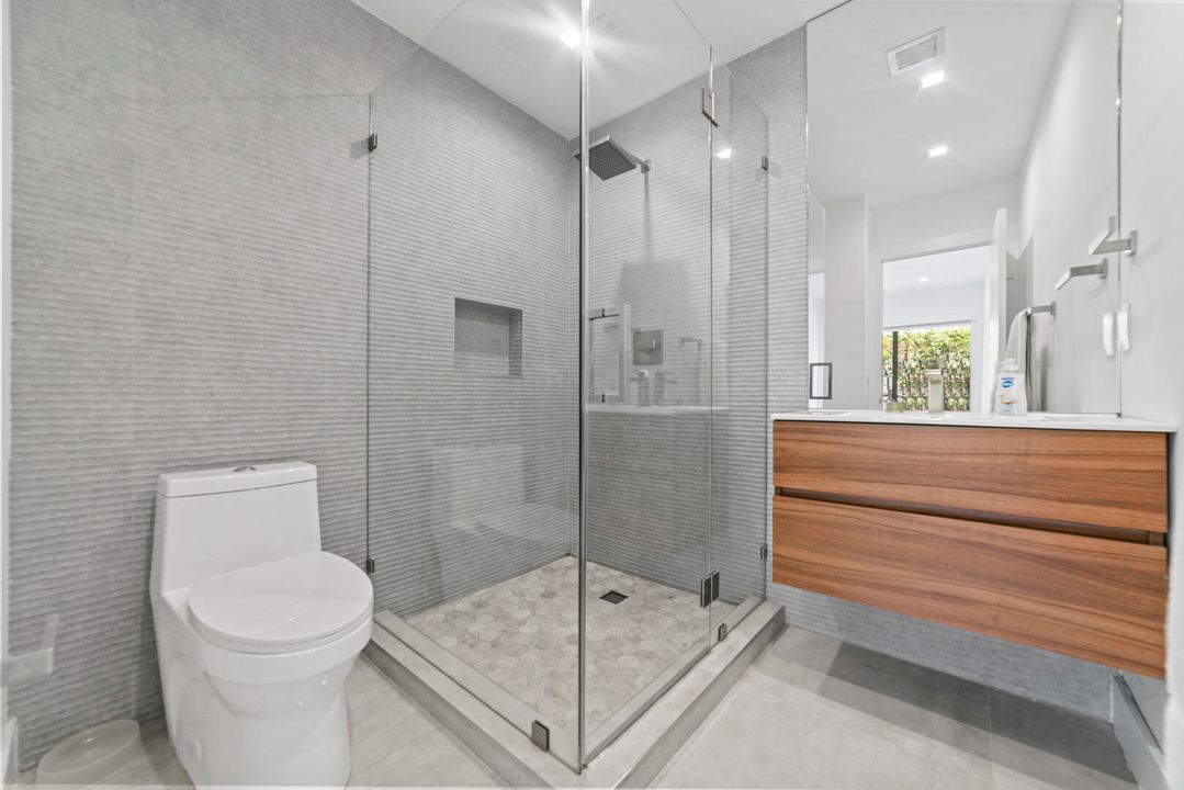 For Sale: $2,390,000 (4 beds, 4 baths, 2150 Square Feet)