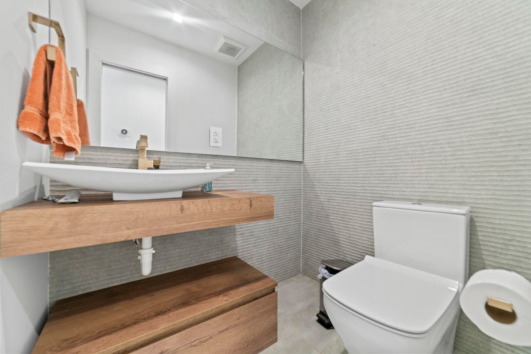 For Sale: $2,390,000 (4 beds, 4 baths, 2150 Square Feet)