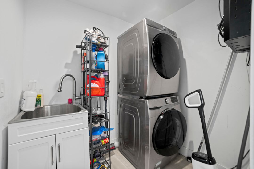 For Sale: $2,390,000 (4 beds, 4 baths, 2150 Square Feet)