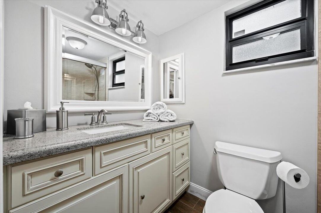 Active With Contract: $3,000 (1 beds, 1 baths, 500 Square Feet)