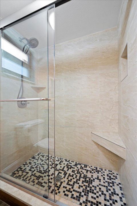 Active With Contract: $3,000 (1 beds, 1 baths, 500 Square Feet)